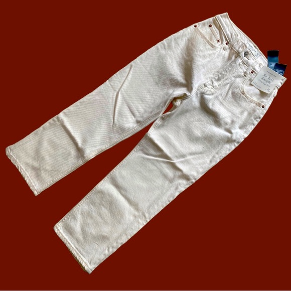 NWT • A&F High-rise Jeans - Picture 3 of 5